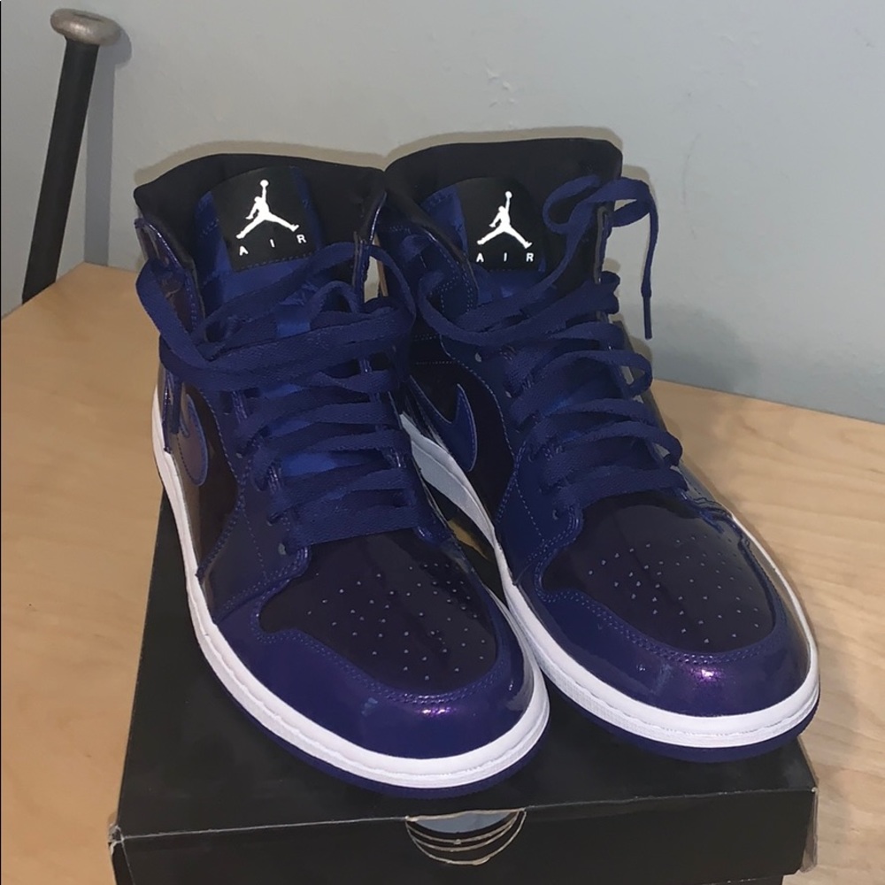 Air Jordan retro 1 high (metallic purple)